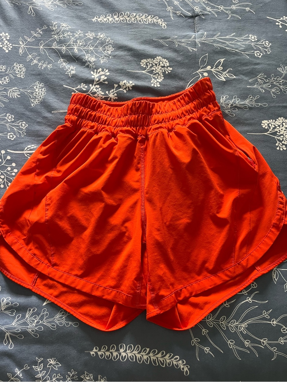 Lululemon Track That HR 5” Shorts (size 4)